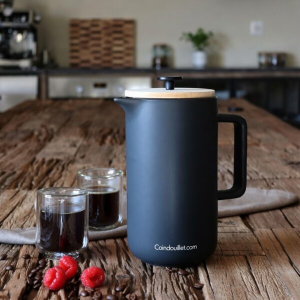 “Cafetière à piston noire mate avec couvercle en bois - Design moderne et élégant”